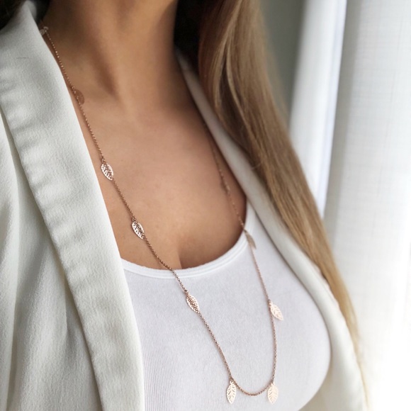 Express Jewelry - Express delicate rose gold leaf necklace